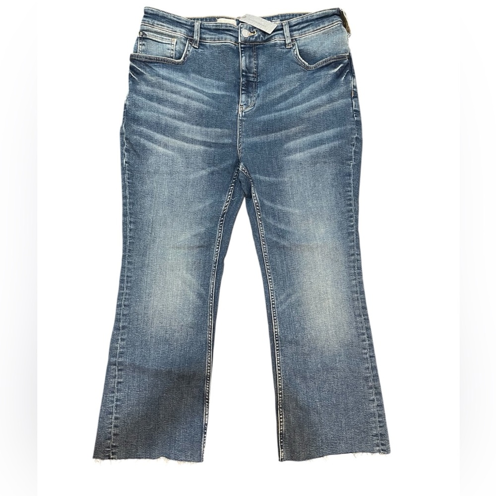 Pilcro Mid Rise Crop Jean - Picture 2 of 4